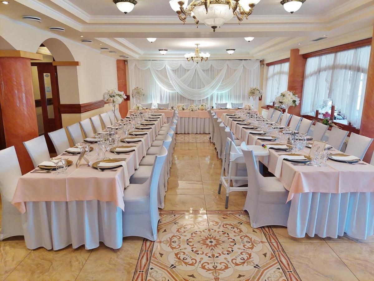 Hotel Alfa Giraltovce ภายนอก รูปภาพ