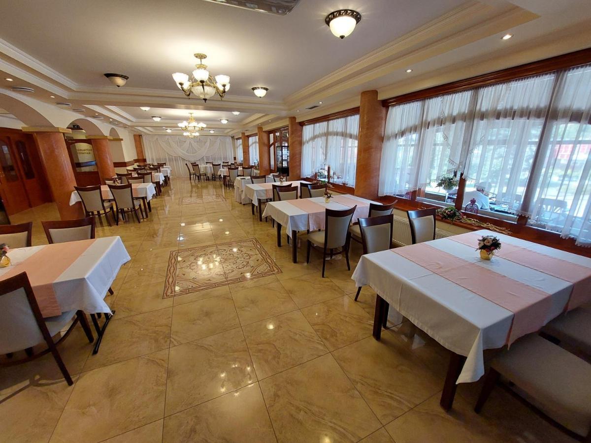 Hotel Alfa Giraltovce ภายนอก รูปภาพ
