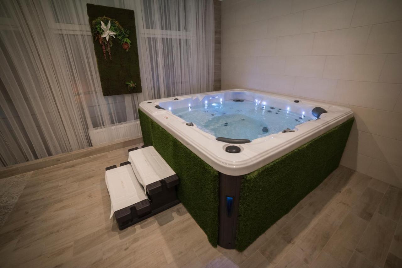 Hotel Alfa Giraltovce ภายนอก รูปภาพ