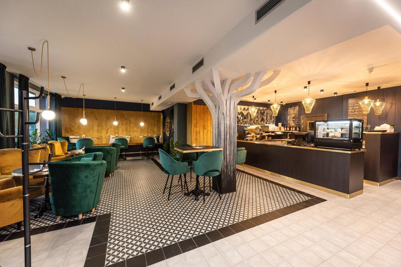 Hotel Alfa Giraltovce ภายนอก รูปภาพ