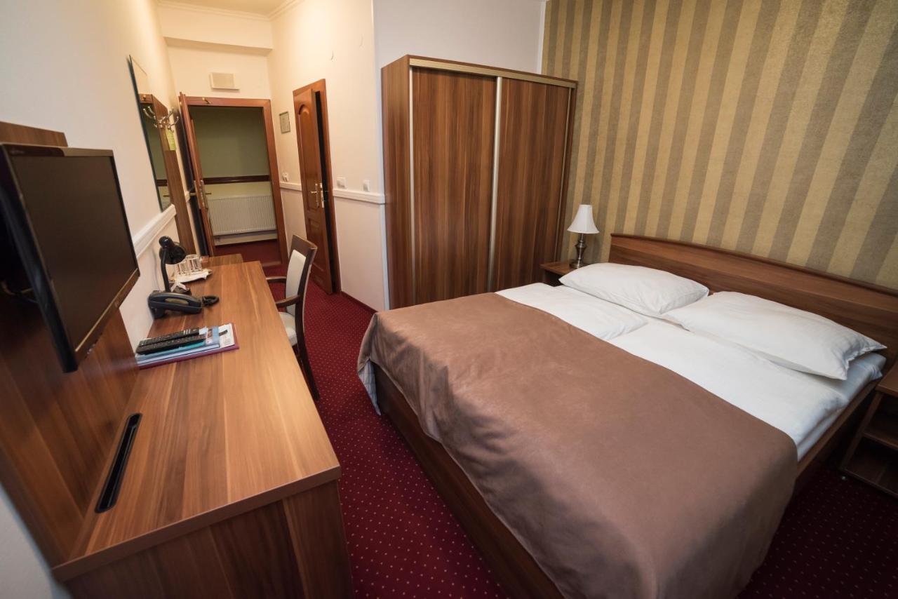 Hotel Alfa Giraltovce ภายนอก รูปภาพ