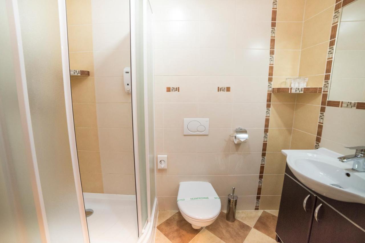 Hotel Alfa Giraltovce ภายนอก รูปภาพ