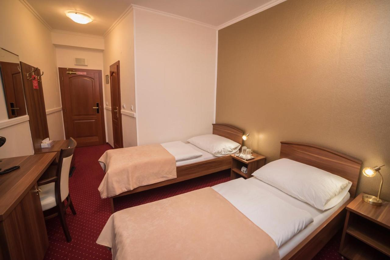 Hotel Alfa Giraltovce ภายนอก รูปภาพ