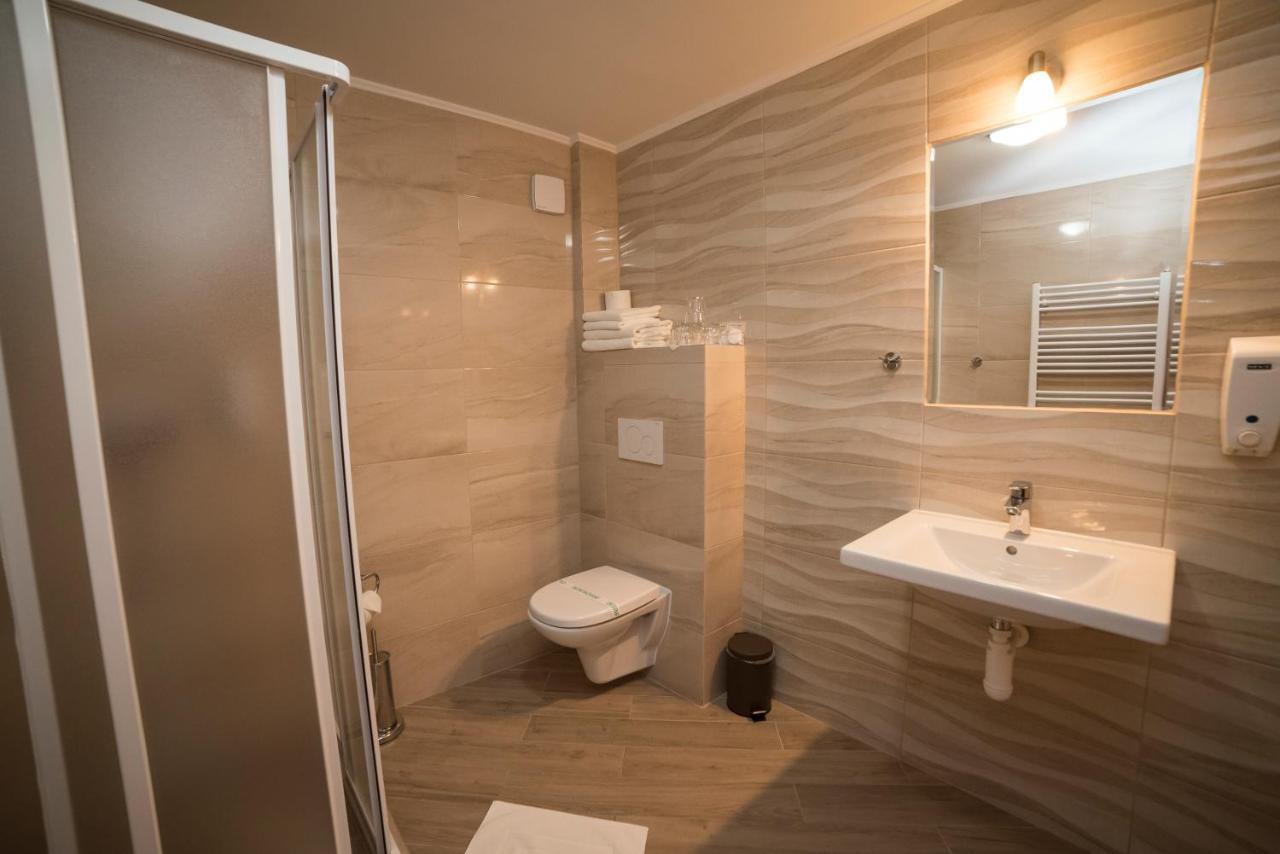 Hotel Alfa Giraltovce ภายนอก รูปภาพ